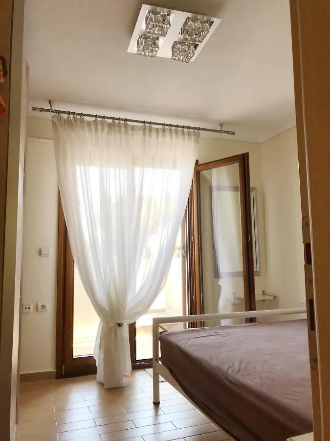 הוילה לריסוס Seafront House With Garden 0*,  יוון